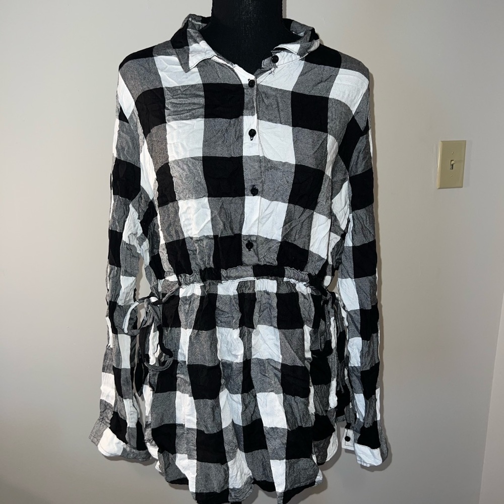 🌻3/$20!🌻 Time and True maternity shirt - Picture 1 of 9